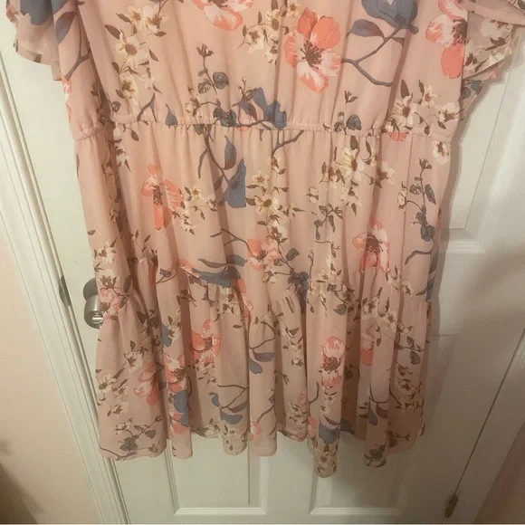 Light Pink Floral Dress - Picture 3 of 9